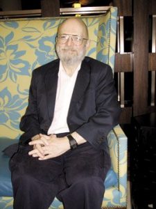 Pic of Vernor Vinge sitting on chair